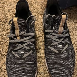 Nike Air Max Size 8.5 (women’s)